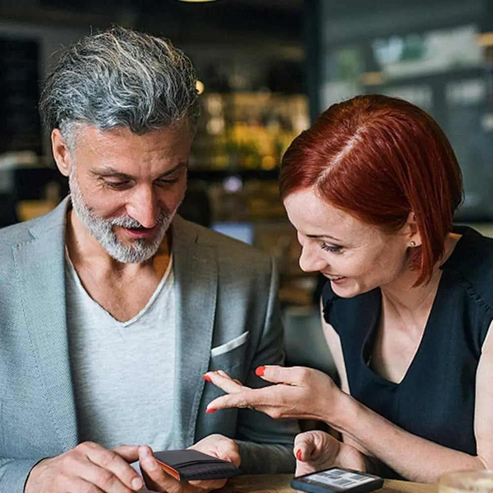 Minimalist RFID Leather Wallet (Slim + High Perceived Value)